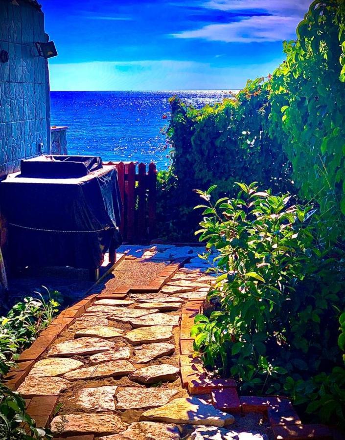 Anzio A Picco Sul Mare! Lägenhet Exteriör bild