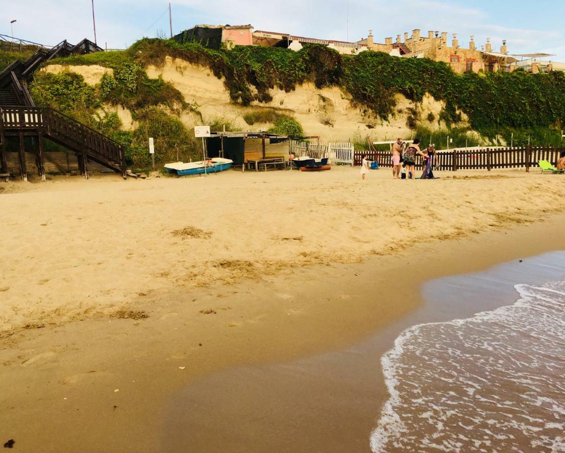 Anzio A Picco Sul Mare! Lägenhet Exteriör bild