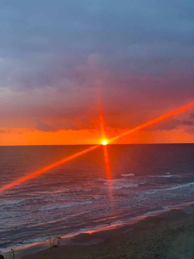 Anzio A Picco Sul Mare! Lägenhet Exteriör bild