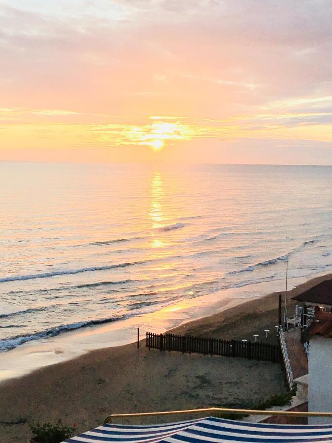 Anzio A Picco Sul Mare! Lägenhet Exteriör bild